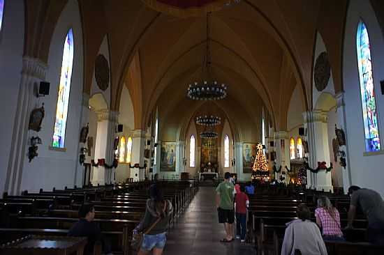 CANELA-RS-INTERIOR DA CATEDRAL DE N.SRA.DE LOURDES-FOTO:ERNANDES C SANTOS - CANELA - RS