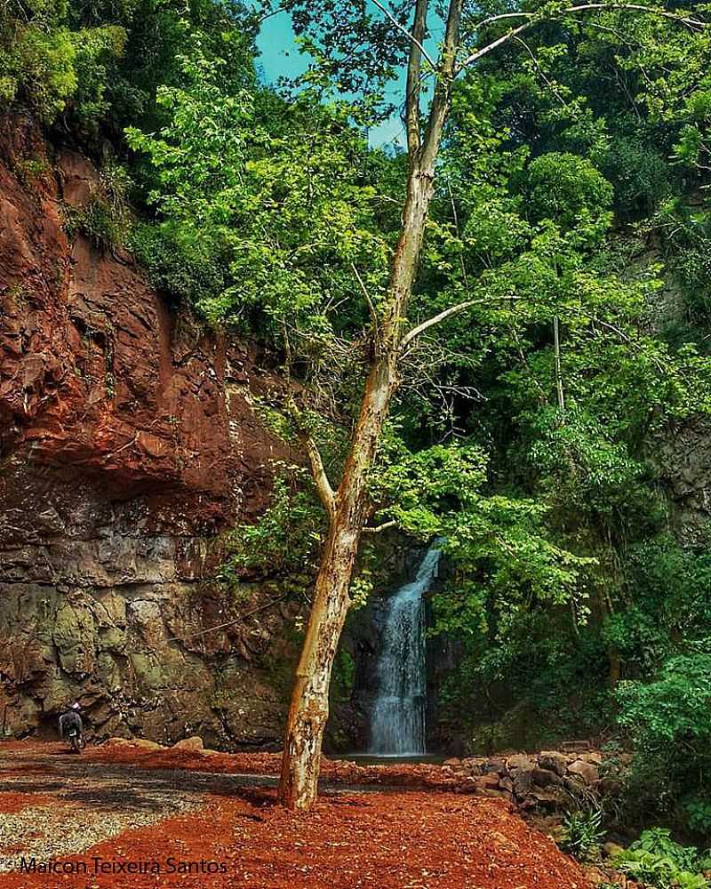 
GRUTA NOSSA SENHORA DE LOURDES - CAPITO - RS