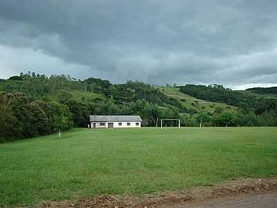 CAMPO DE FUTEBOL-PCRAPAKI - CARA - RS