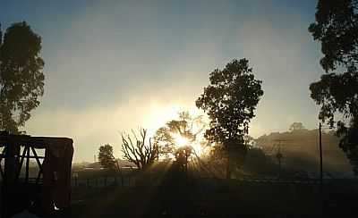 AMANHECER EM CARLOS BARBOSA-FOTO:VILSON FLRES - CARLOS BARBOSA - RS