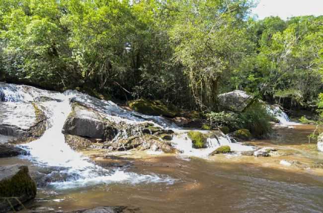 CACHOEIRA LOMBA DO AGRIO CERRO GRANDE DO SUL, POR ANDRIA SOLKA - CERRO GRANDE DO SUL - RS