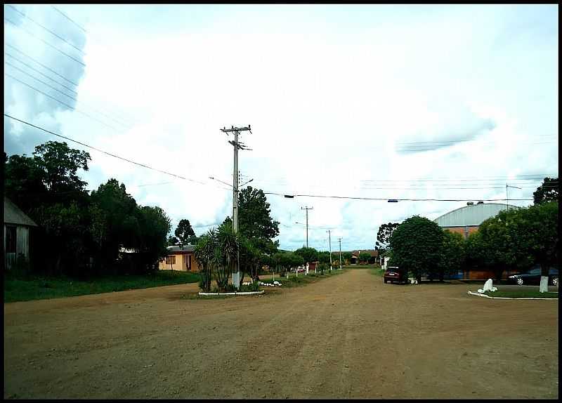 CLEMENTE ARGOLO-RS-AVENIDA NA ENTRADA DA CIDADE-FOTO:NEY GARM  - CLEMENTE ARGOLO - RS