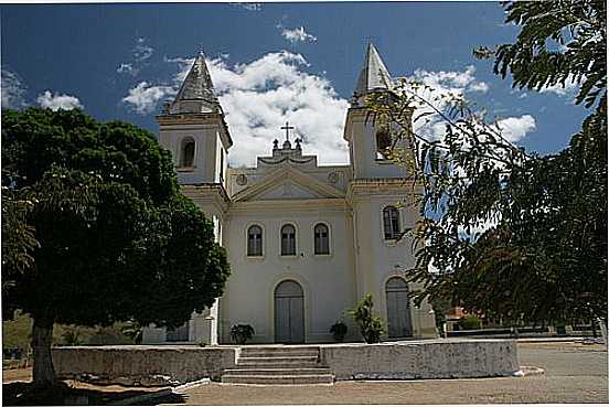 IGREJA EM ENTREMONTES-FOTO:CHARLES NORTHRUP - ENTREMONTES - AL