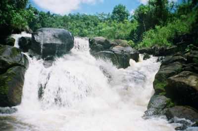 POO CACHOEIRA DA FAZENDA IRANALIA, POR MIRIAN COSTA DE SOUZA - JUCURUU - BA