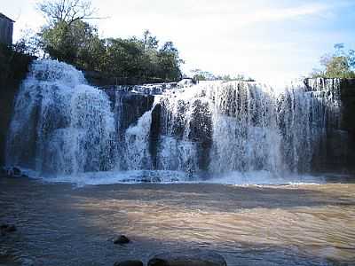 CACHOEIRA-FOTO:PAULOSEGATO  - COMANDAI - RS