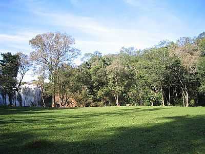 CACHOEIRA-FOTO:PAULOSEGATO  - COMANDAI - RS