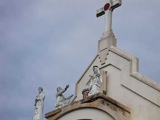 COTIPOR-RS-DETALHES DA TORRES DA MATRIZ DE N.SRA.DA SADE-FOTO:ADAO WONS - COTIPOR - RS