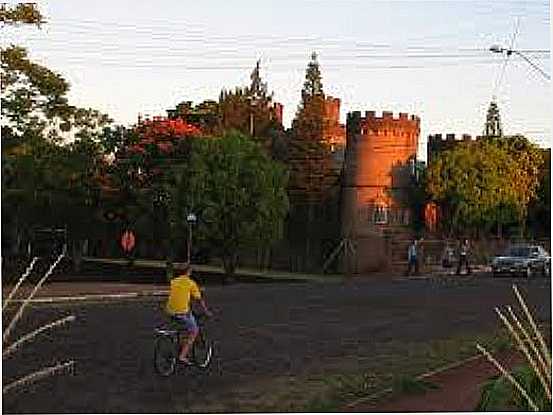 CASTELO EM ESTILO MEDIEVAL EM CRISSIUMAL-FOTO:ABASE. - CRISSIUMAL - RS