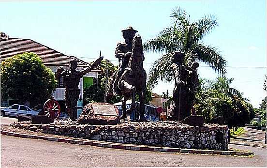 CRISSIUMAL-RS-MONUMENTO AO IMIGRANTE-FOTO:FBIO MARCELO BREUNI - CRISSIUMAL - RS