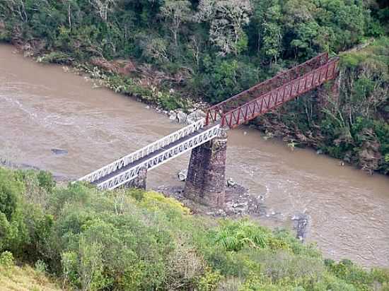 CRIVA-RS-PONTE DO KORFF SOBRE O RIO DAS ANTAS-FOTO:ROQUE OLIVEIRA - CRIVA - RS