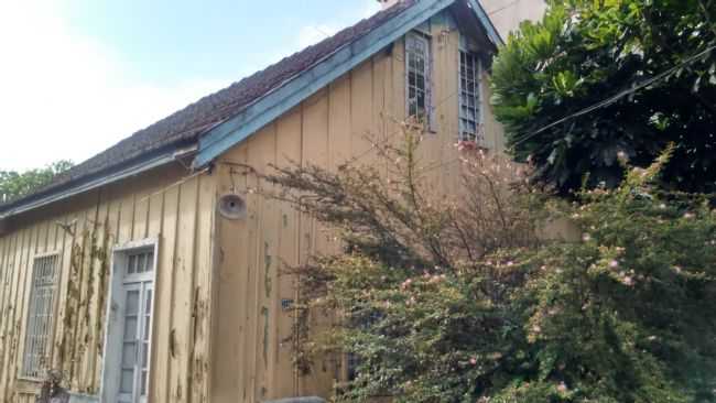CASA ANTIGA RUA VENNCIO AIRES, POR LUIZ EDUARDO OLIVEIRA - CRUZ ALTA - RS