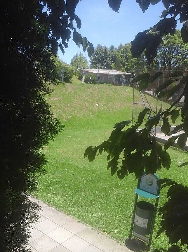 IMAGENS DO BAIRRO CRUZEIRO, MUNICPIO DE CAXIAS DO SUL/RS - CRUZEIRO - RS