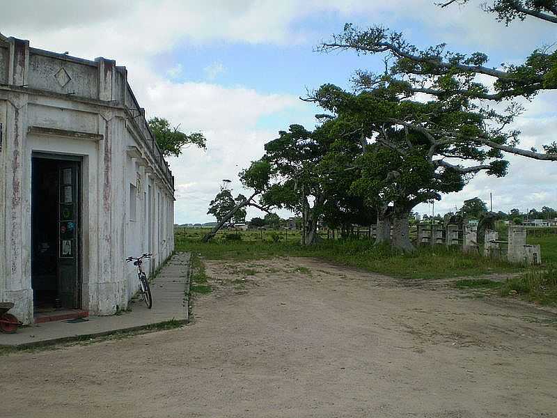 CURRAL ALTO-RS-RUA DO POVOADO-FOTO:FRANCOBRAS - CURRAL ALTO - RS