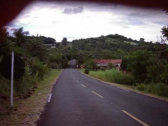 CHEGANDO EM JOO DE CASTILHOS - DEZESSEIS DE NOVEMBRO-FOTO:GILSON TURCHIELLO - DEZESSEIS DE NOVEMBRO - RS