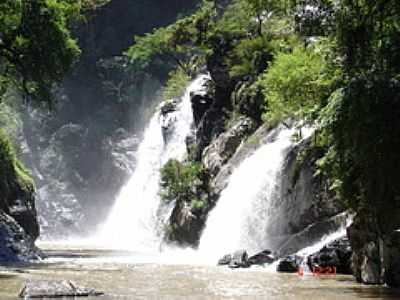 CASCATA DA USINA-FOTO:REVERENDO_POA - DOIS IRMOS - RS