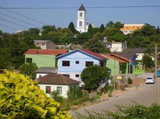 VISTA DA TORRE DA IGREJA MATRIZ-FOTO:CLEDINEYSILVA - DOM FELICIANO - RS