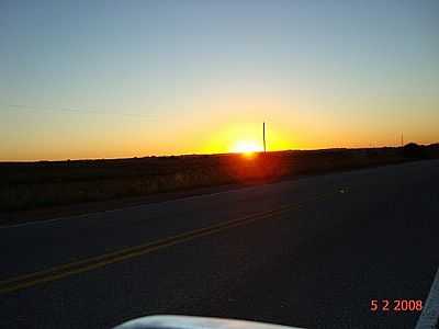 NASCER DO SOL EM DOM PEDRITO-FOTO:CLAUDIO ISAIAS - DOM PEDRITO - RS