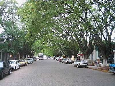 RUA DE ENTRADA DA CIDADE-FOTO:HENRIQUE DE BORBA - ENCRUZILHADA DO SUL - RS