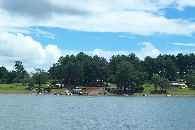 ENTRE RIOS DO SUL-RS-MOTONUTICA E O LAGO DA REPRESA-FOTO:MRCIO MARTINS CORRA - ENTRE RIOS DO SUL - RS