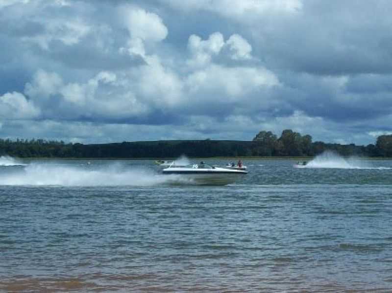 ENTRE RIOS DO SUL-RS-MOTONUTICA NO LAGO DA REPRESA-FOTO:MRCIO MARTINS CORRA - ENTRE RIOS DO SUL - RS