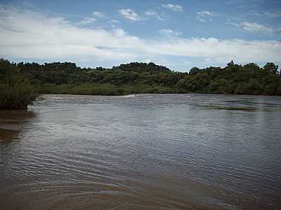 CAHOEIRINHA RIO IJU POR KELLY THIEL - ENTRE-IJUS - RS
