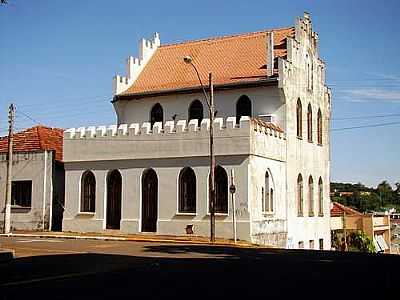 ARQUITETURA DE ESTRELA-FOTO:JEFFHUNEMEIER - ESTRELA - RS