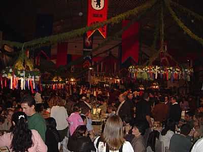 BAILE ANUAL NO FESTIVAL DO CHUCRUTE  - ESTRELA - RS