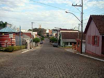 RUA DA CIDADE-FOTO:EDILSON BENVENUTTI - FAGUNDES VARELA - RS