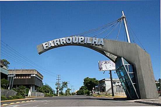 MONUMENTO 130 ANOS DA IMIGRAO ITALIANA NO RS FOTO LEANDRO RODRIGUES - FARROUPILHA - RS