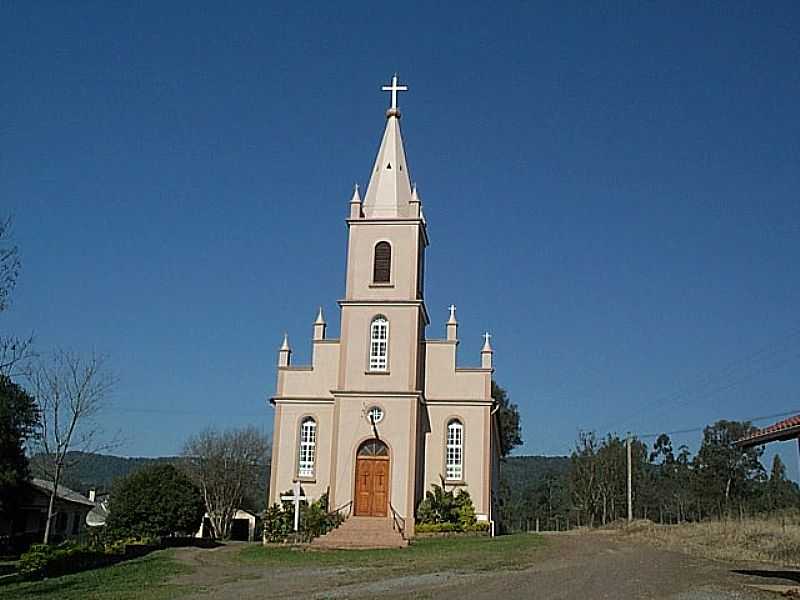 FELIZ-RS-IGREJA NA LOCALIDADE DE ESCADINHAS-FOTO:WWW.TERRACAMS.COM.BR - FELIZ - RS