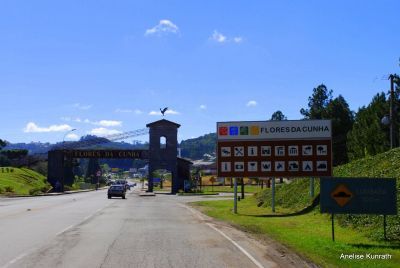 PRTICO DE FLORES DA CUNHA-RS,  POR ANELISE  KUNRATH - FLORES DA CUNHA - RS