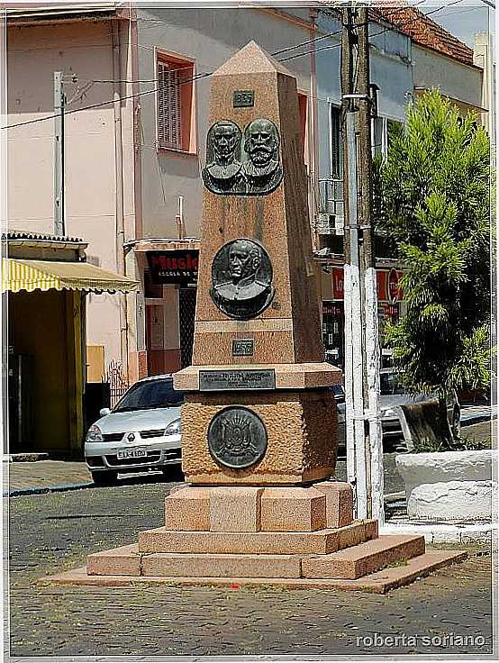 MONUMENTO  REVOLUO FARROUPILHA EM GARIBALDI-RS-FOTO:ROBERTA SORIANO - GARIBALDI - RS