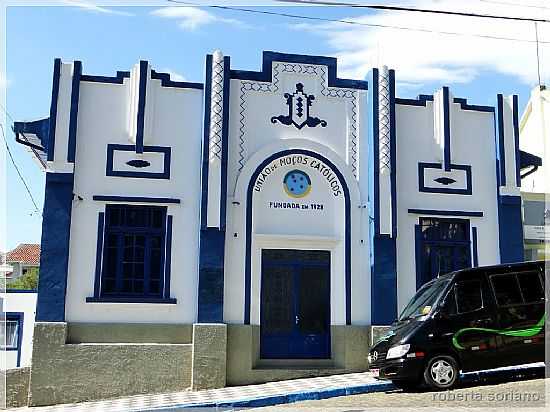 PRDIO DA UNIO DE MOOS CATLICOS EM GARIBALDI-RS-FOTO:ROBERTA SORIANO - GARIBALDI - RS