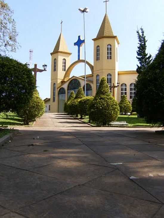 PRAA E IGREJA MATRIZ DE GENTIL-FOTO:ELIZER JOSE DA SILV - GENTIL - RS