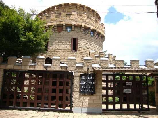 MUSEU MEDIEVAL, POR SANDRA AQUINO - GRAMADO - RS