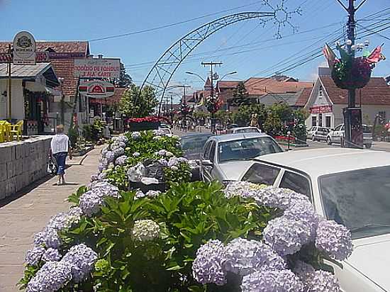 AVENIDA PRINCIPAL DE GRAMADO-RS-FOTO:ELISEO CARLOS MARTN - GRAMADO - RS