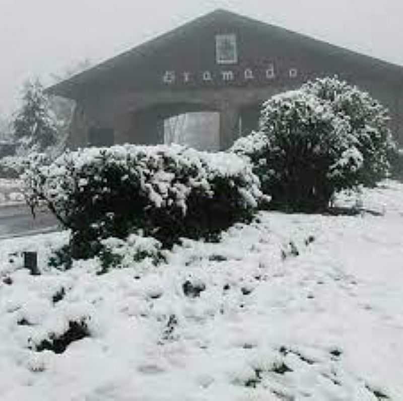 IMAGENS DA CIDADE DE GRAMADO/RS COM QUEDA DE NEVE - JULHO/2021 - GRAMADO - RS