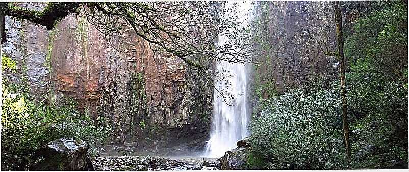 CACHOEIRA NO ALTO RIO PARDINHO - GRAMADO XAVIER - RS