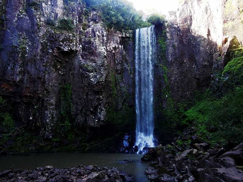 CACHOEIRA NO ALTO RIO PARDINHO - GRAMADO XAVIER - RS