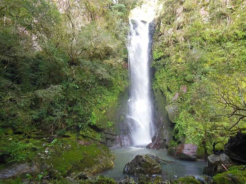 CACHOEIRO EM LINHA BANHADO GRANDE - GRAMADO XAVIER - RS