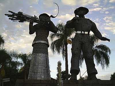 MONUMENTO AO IMIGRANTE-POR IRIS - IBIRUB - RS