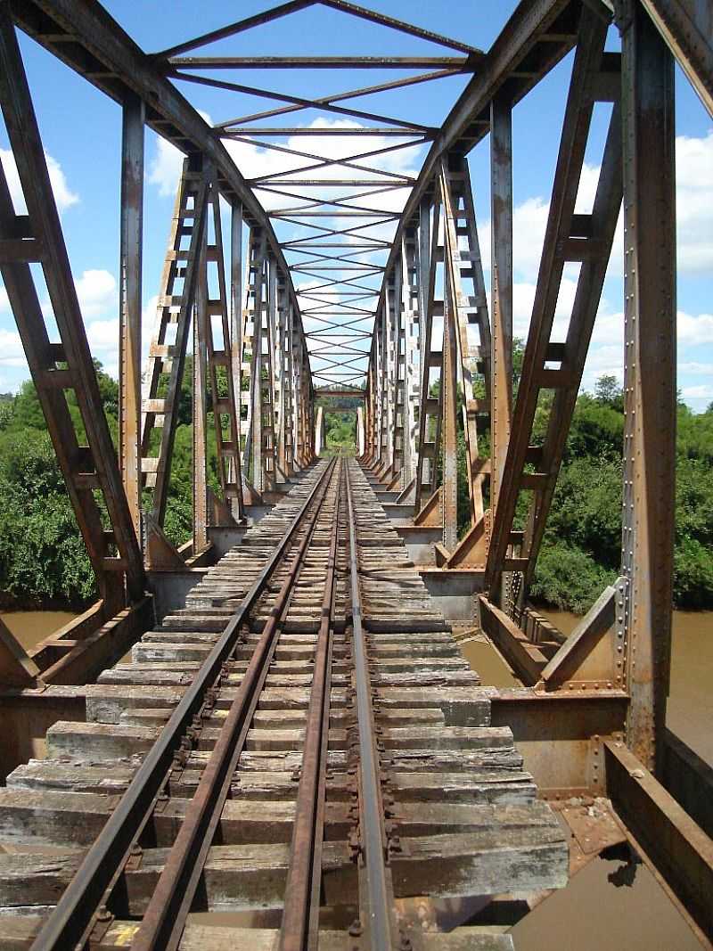 PONTE S/O RIO IJU - ESTRADA IJU - CATUPE - POR ARISTEU  HUBER - IJU - RS