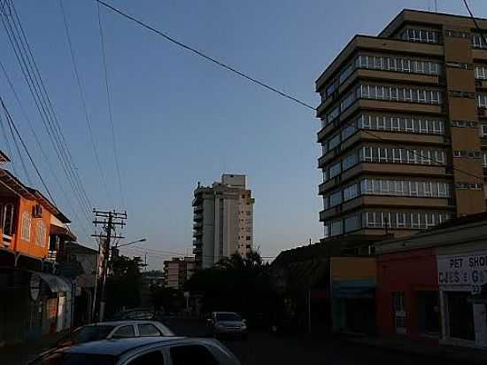 RUA 7 DE SETEMBRO NO CENTRO EM IJU-RS-FOTO:MICAELA HAVENGARD - IJU - RS