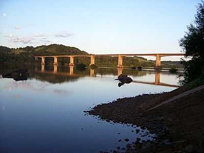 PONTE SOBRE O RIO URUGUAI POR ROQUE OLIVEIRA - IRA - RS