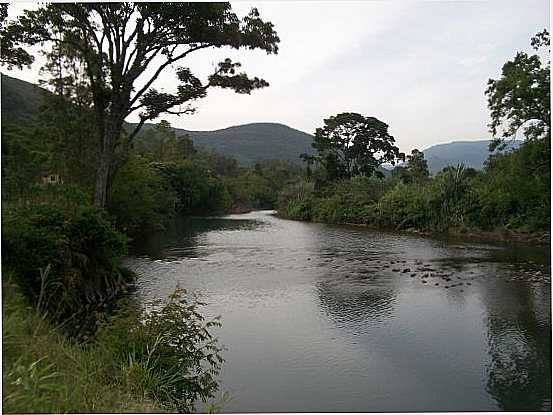 RIO TRES FORQUILHAS, POR MARSSIS - ITATI - RS