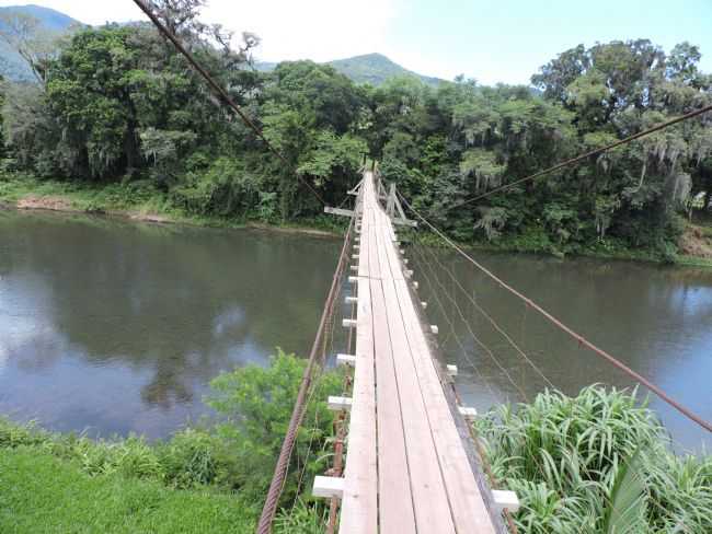 PONTE PENSIL SOBRE O RIO TRS FORQUILHAS., POR MARSSIS - ITATI - RS