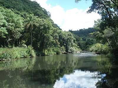 RIO MELO NO INTERIOR DE IVOR-FOTO:LUIZ CARLOS SANTOS - IVOR - RS