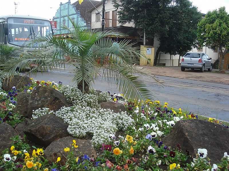 IVOTI-RS-JARDIM EM RUA DA CIDADE-FOTO:MAURICIOANTONIOWEBER  - IVOTI - RS