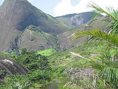 CORREGO E PEDRA DO FRITZ, POR BEBEL. - LAJEDO - BA