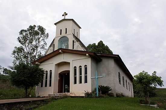 IGREJA SAGRADA FAMILIA
POR CLICKSIL (PANORAMIO) - LIBERATO SALZANO - RS